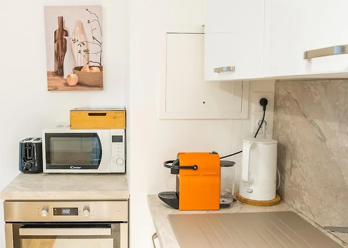Paris & Disneyland - 2Min From Train Station - Free Private Parking